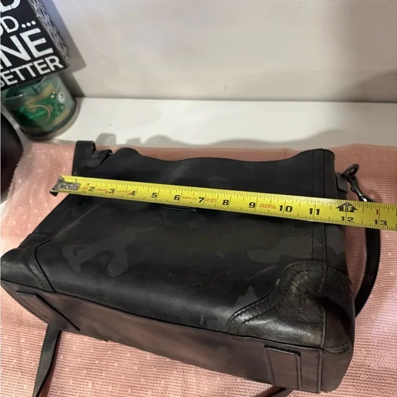 Frye Charlie Shoulder Bag real leather in Camo (black) - Picture 10 of 11